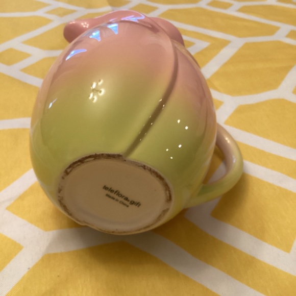 Beautiful pink and lime colored vase - Picture 6 of 6